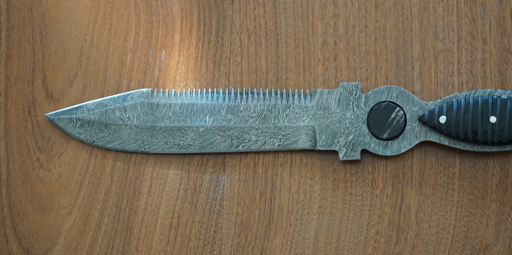 Hunting Knife- High Carbon Damascus Steel Blade- Bowie Knife