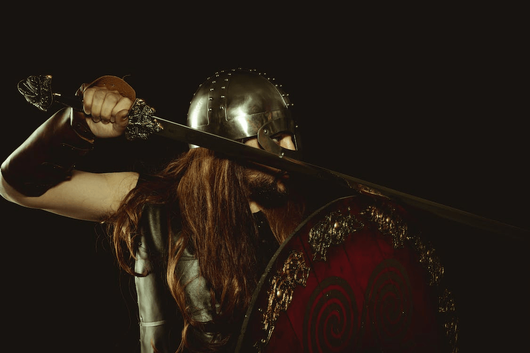 Middle Ages for Kids: A Knight's Armor and Weapons - Battling Blades
