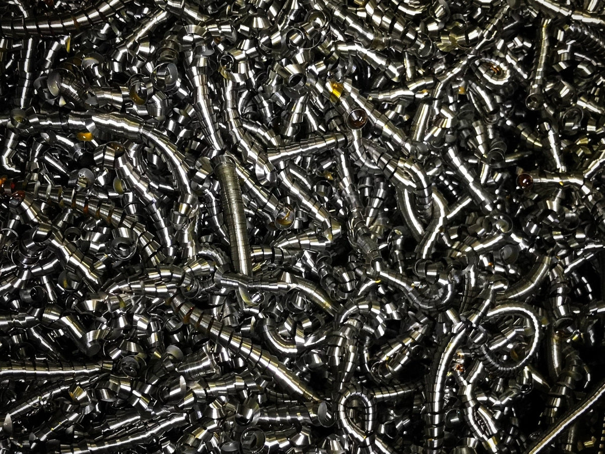 The Allure of 1095 Steel: A Choice Metal for Swords and Knives - Battling Blades