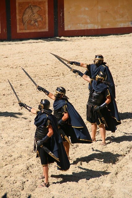 Edge of Empire: The Gladius and the Making of the Roman World - Battling Blades