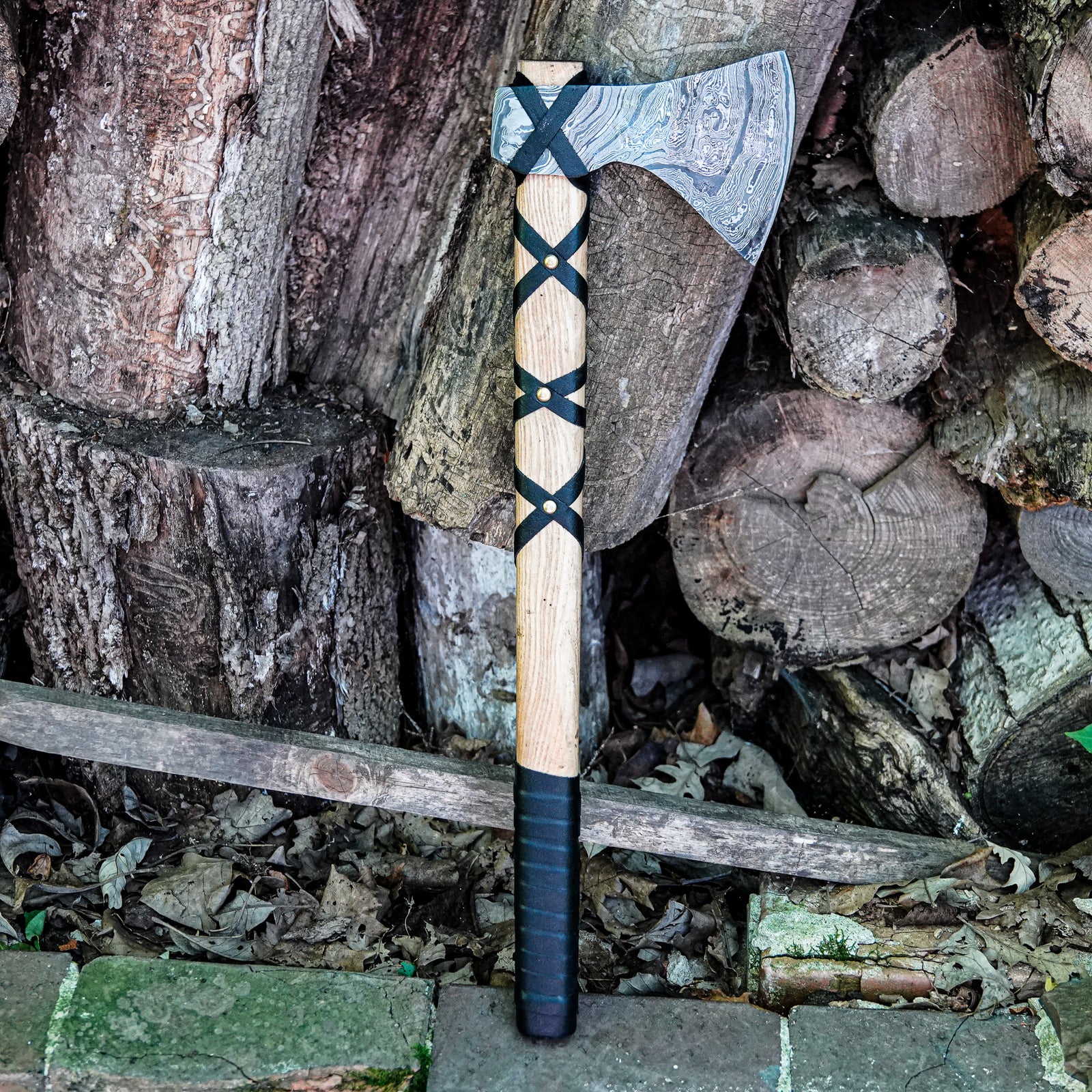 Traditional Tomahawk Ax- Handmade High Carbon Damascus Steel - Battling Blades