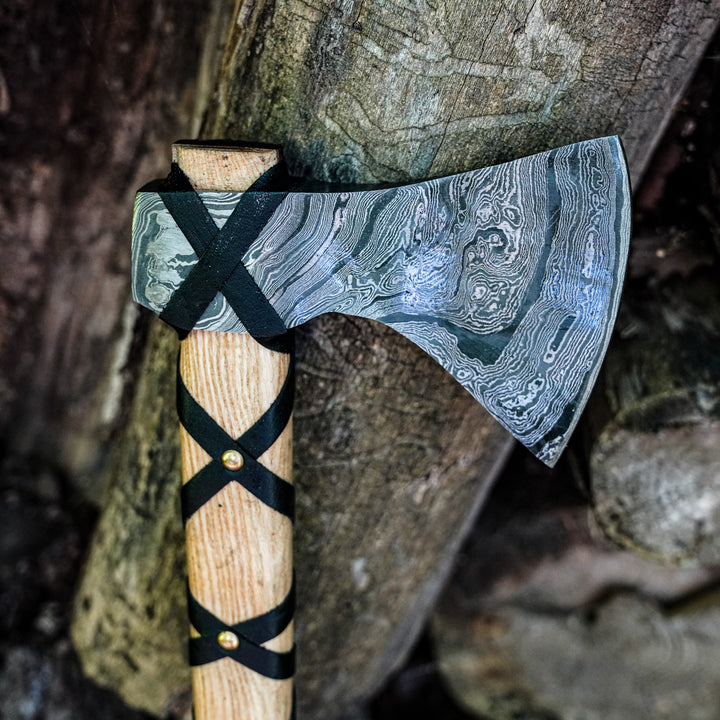 Traditional Tomahawk Ax- Handmade High Carbon Damascus Steel