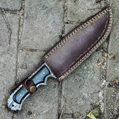 Bowie Knife with Gut Hook- High Carbon Damascus Steel Blade - Battling Blades