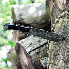 Bowie Knife with Gut Hook- High Carbon Damascus Steel Blade - Battling Blades