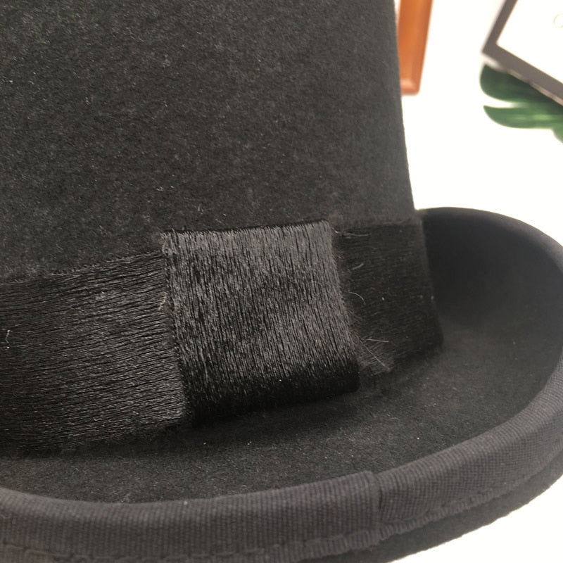 Medieval Majesty: Retro Gentleman's Top Hat