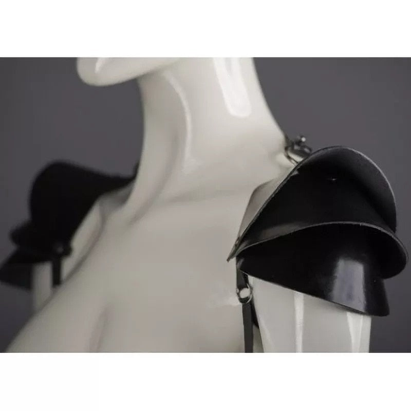 Shoulder Armor - Leather Harness Armor